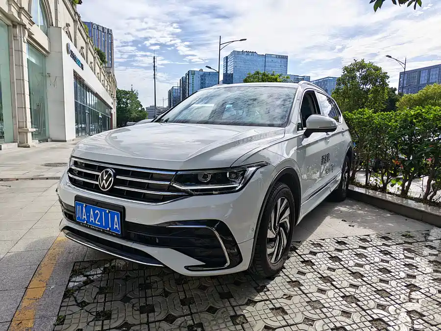 Volkswagen Tiguan L