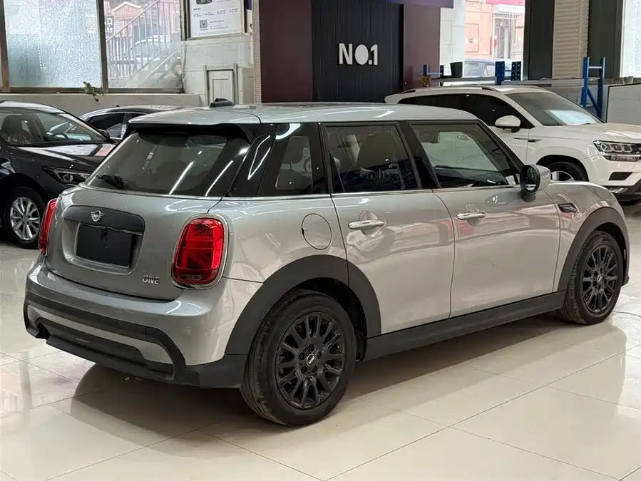 MINI 