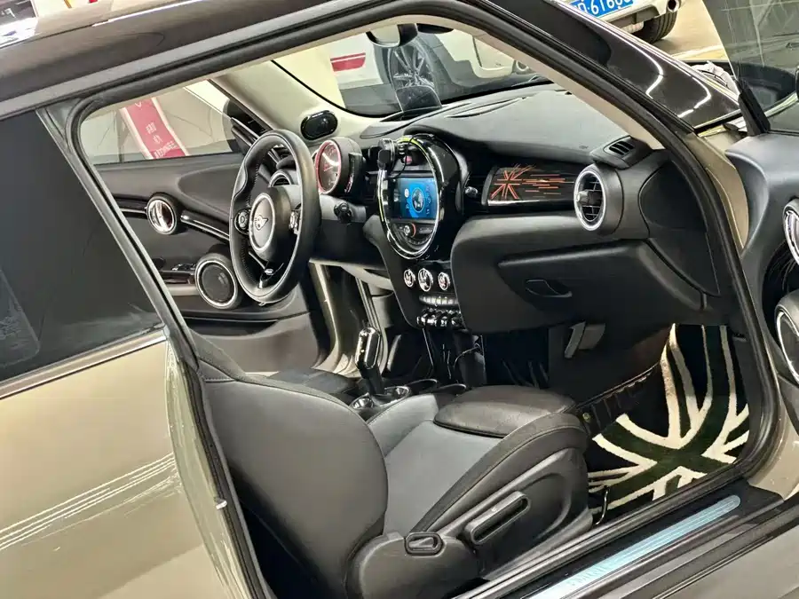 MINI 
