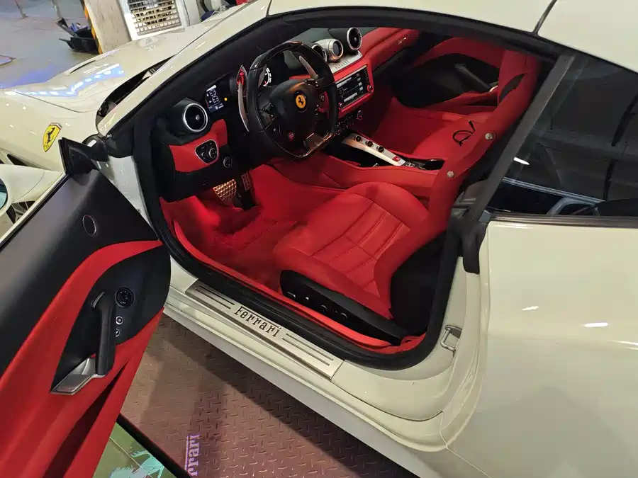 Ferrari California T