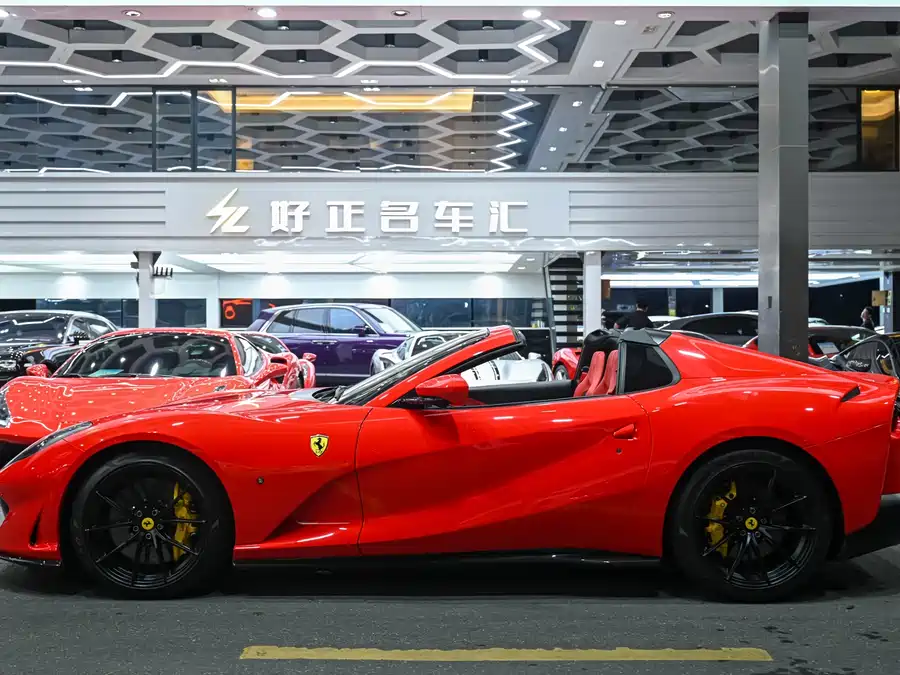 Ferrari 812