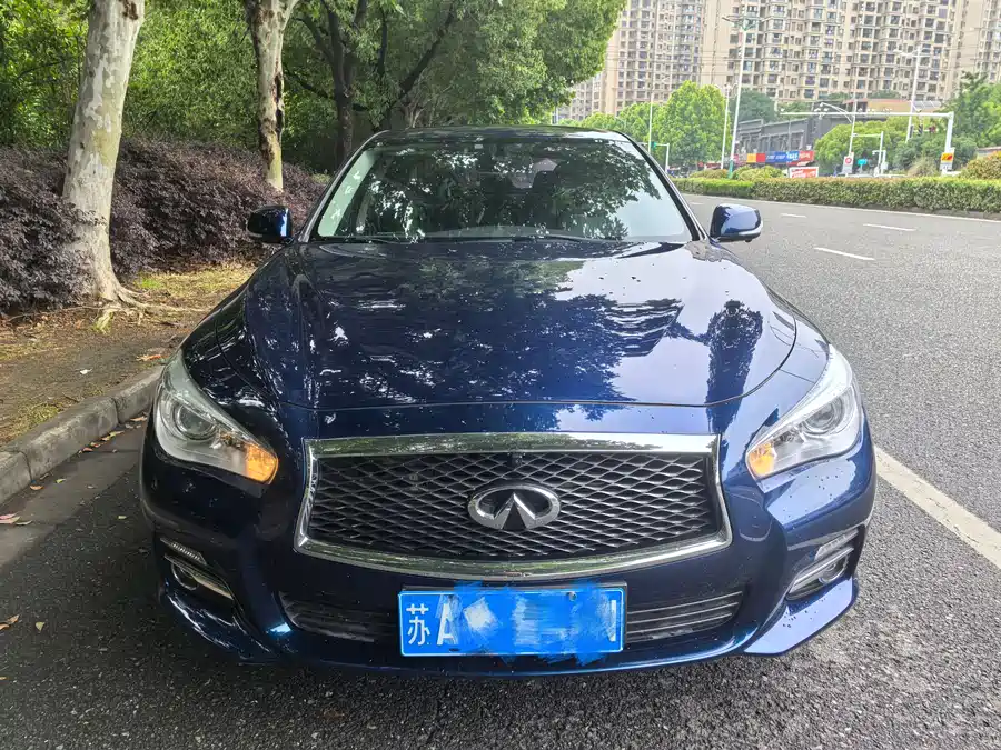 Infiniti Q50L