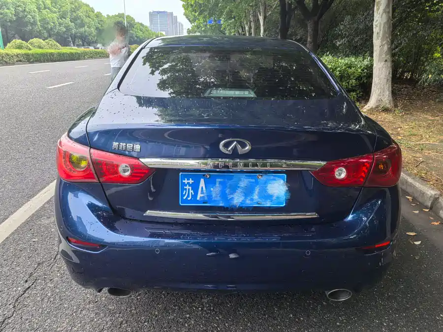 Infiniti Q50L