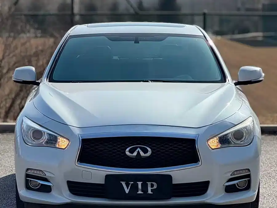 Infiniti Q50L
