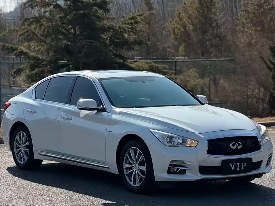 Infiniti Q50L