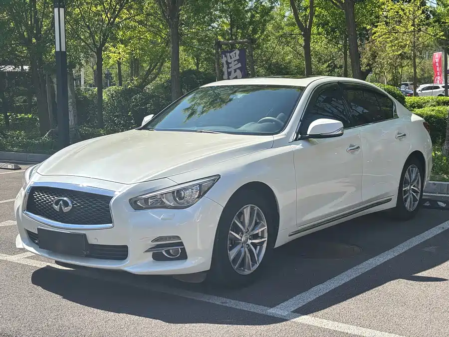Infiniti Q50L