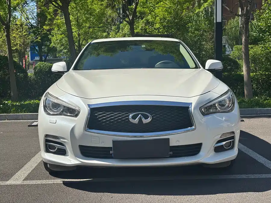 Infiniti Q50L