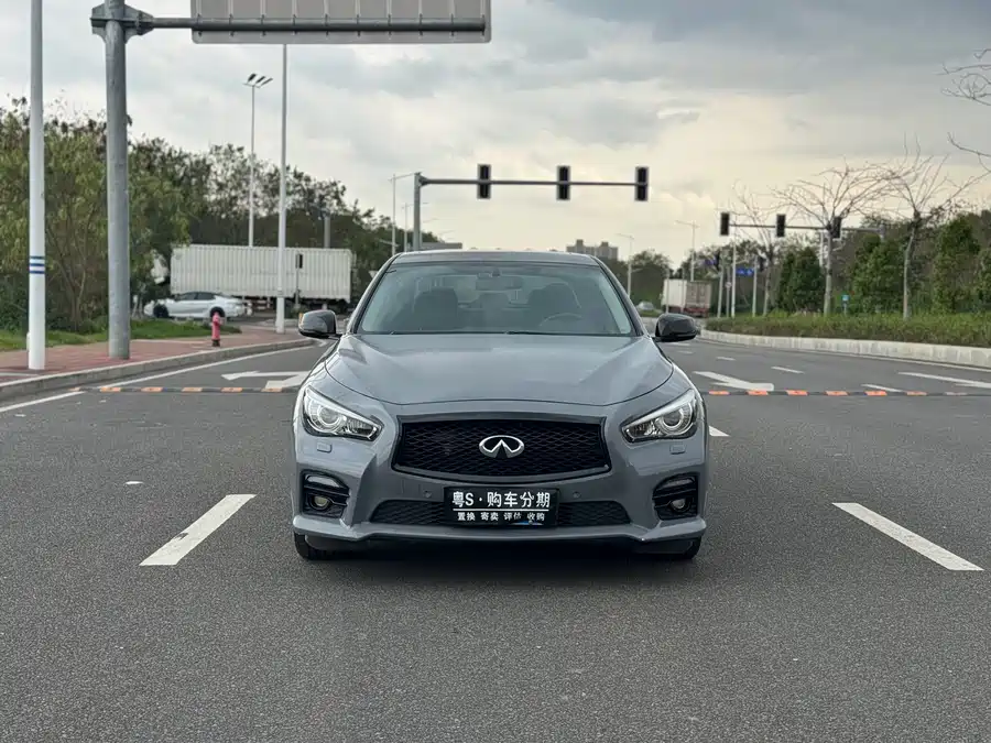Infiniti Q50L