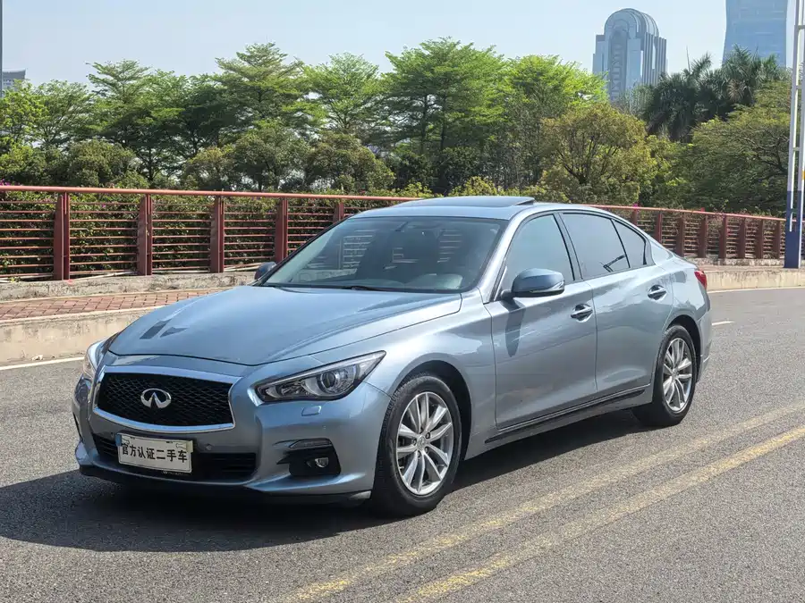 Infiniti Q50L