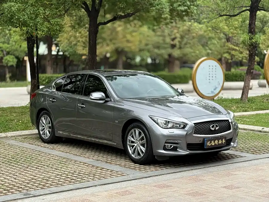 Infiniti Q50L