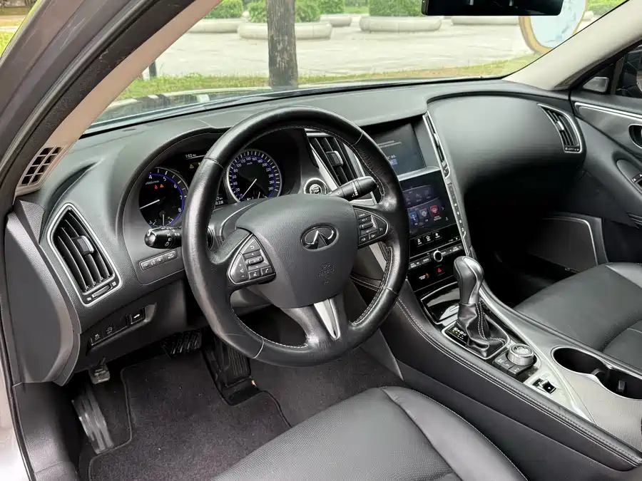Infiniti Q50L