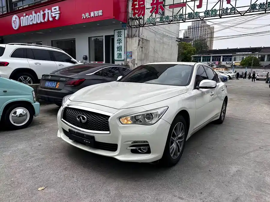 Infiniti Q50L