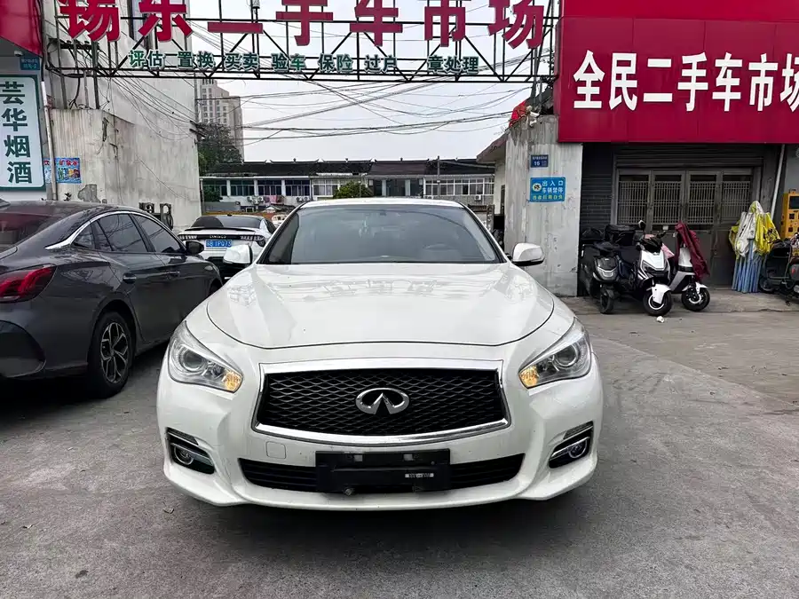 Infiniti Q50L