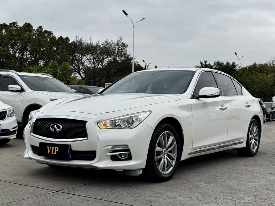 Infiniti Q50L