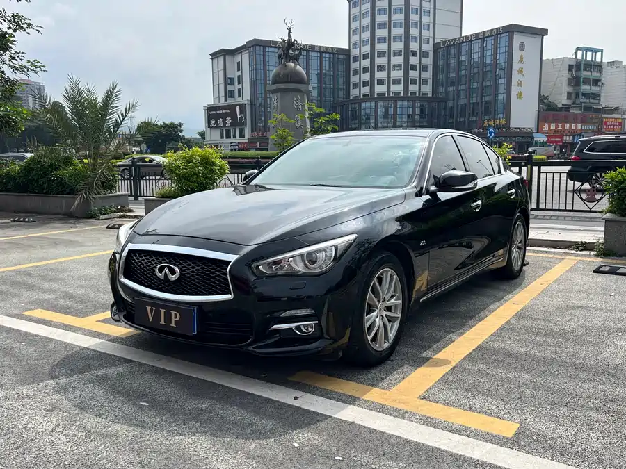 Infiniti Q50L