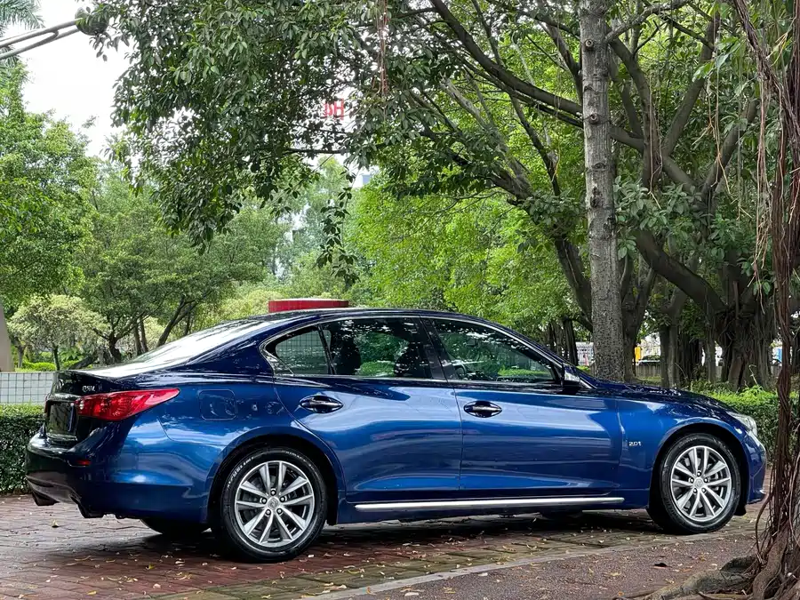 Infiniti Q50L