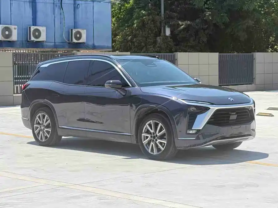 NIO ES8