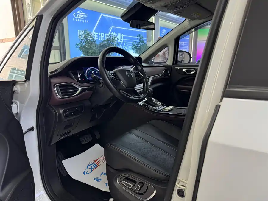 GAC Trumpchi M6