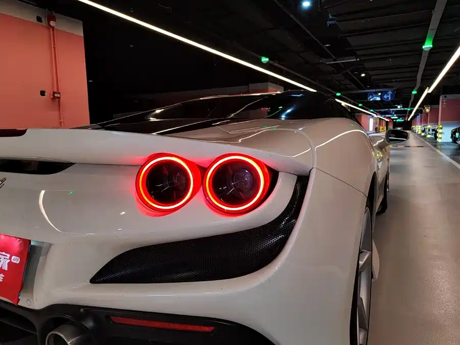 Ferrari F8