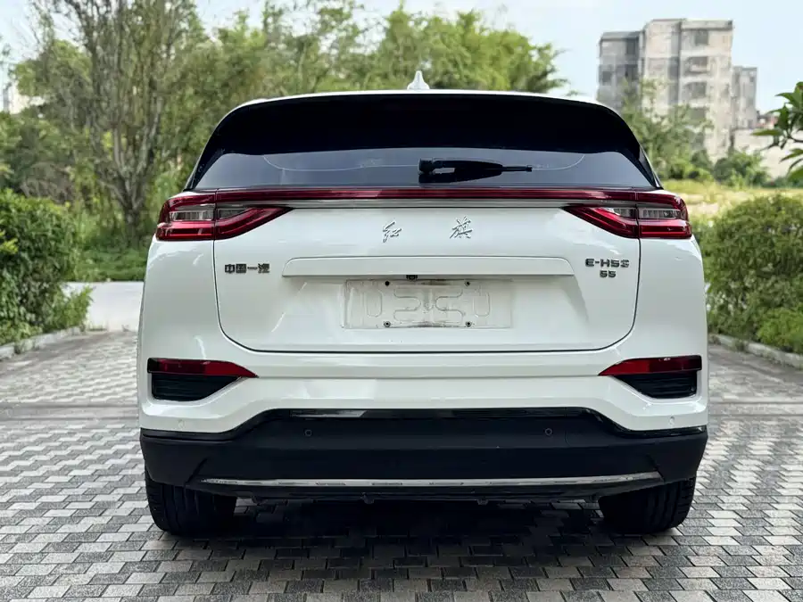 Hongqi E-HS3