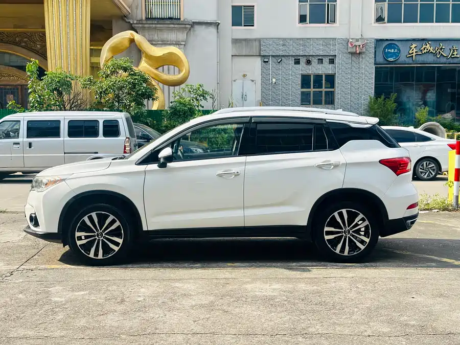 GAC Trumpchi GS4