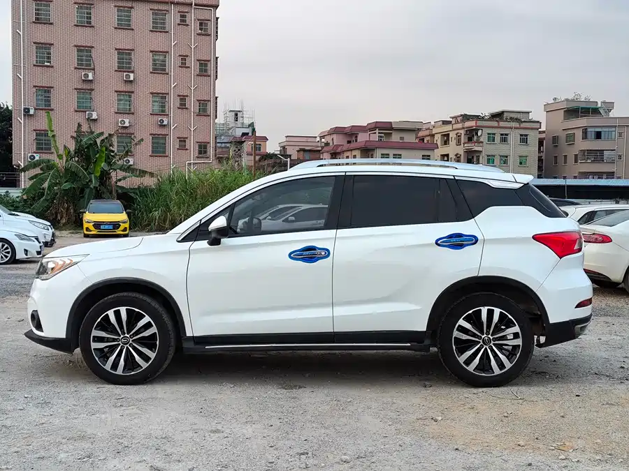 GAC Trumpchi GS4