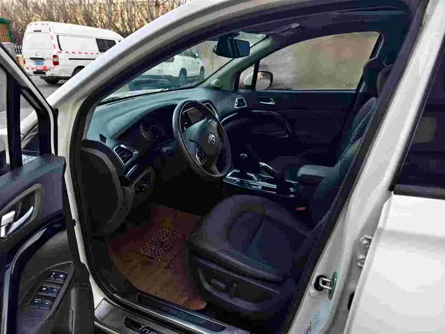 GAC Trumpchi GS4