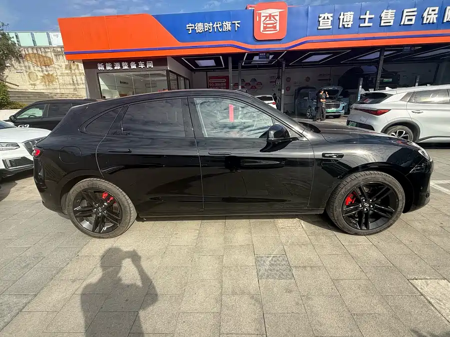 AITO Wenjie M5