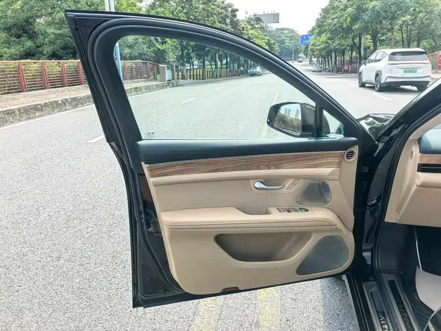 AITO Wenjie M5