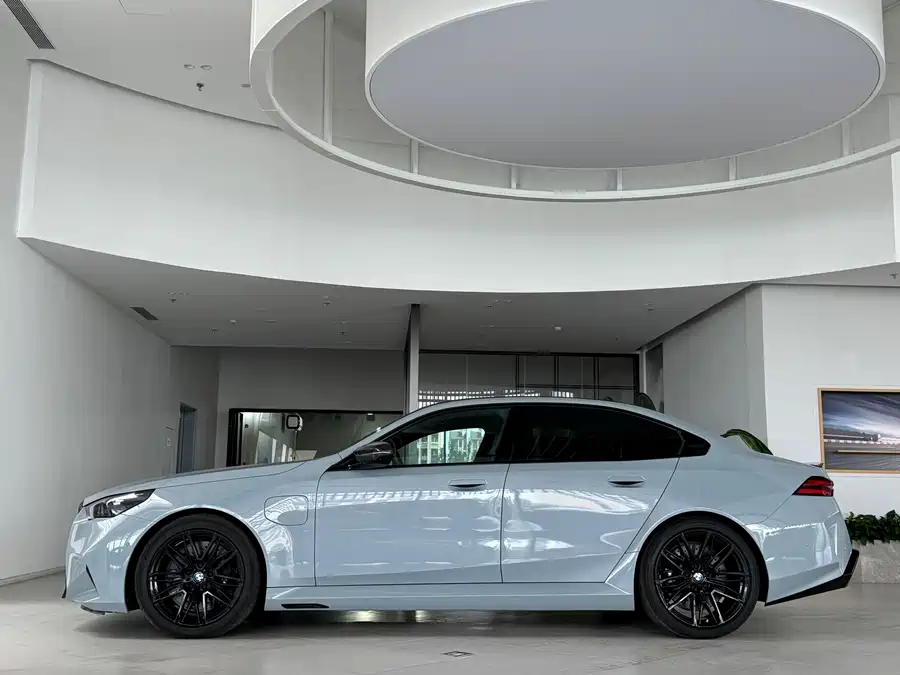 BMW M5 New Energy
