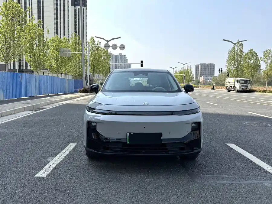 Leapmotor B10