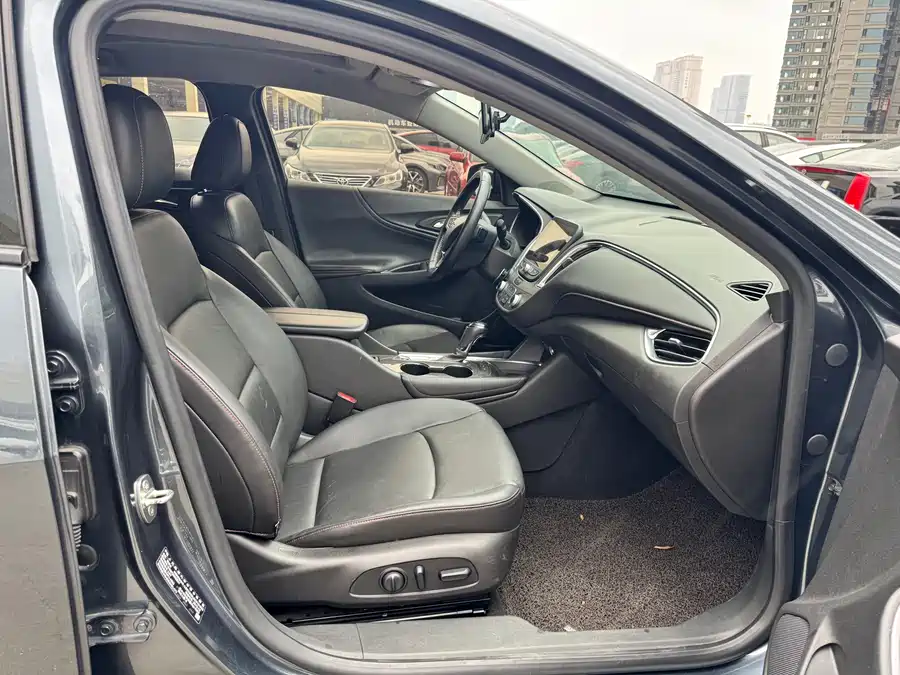 Chevrolet Malibu XL