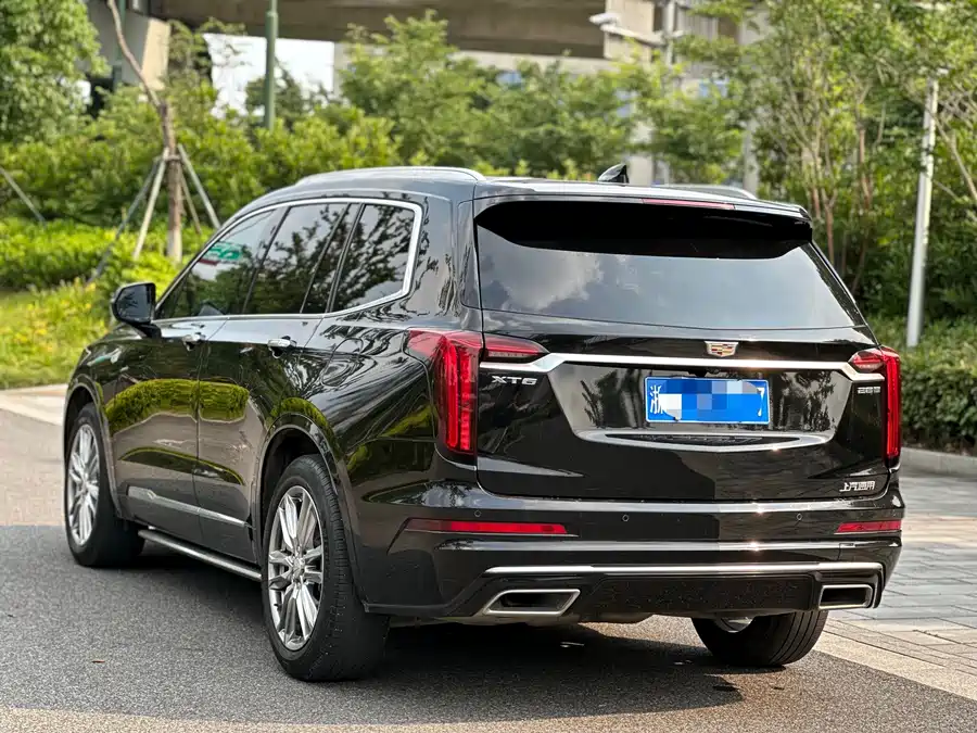Cadillac XT6