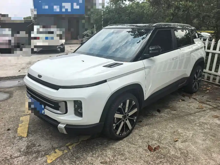 Geely ICON