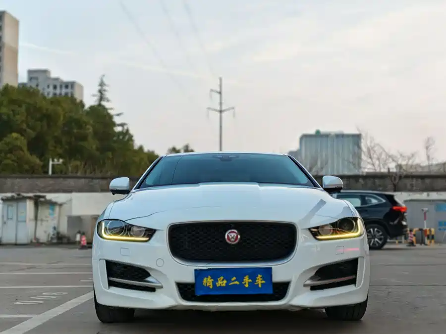 Jaguar XE
