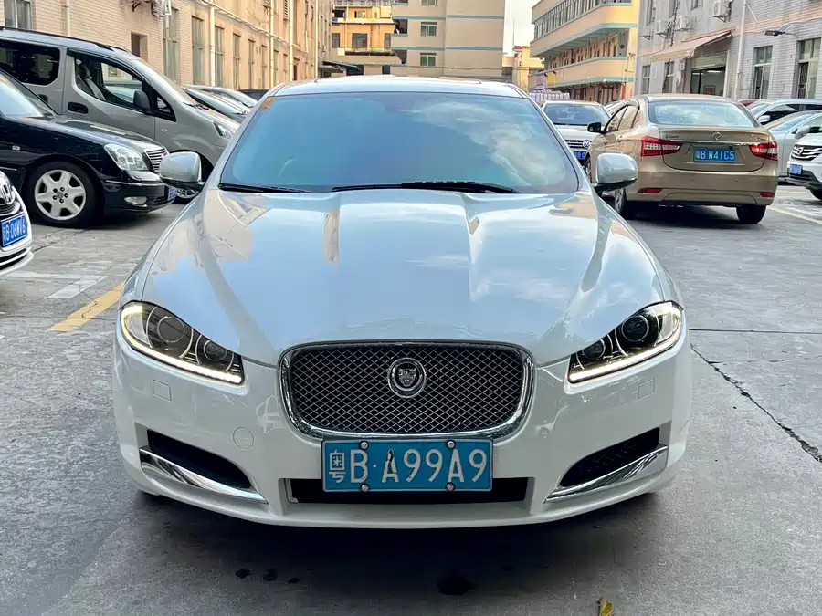 Jaguar XF