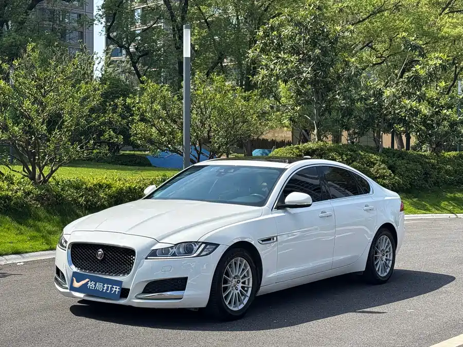 Jaguar XF