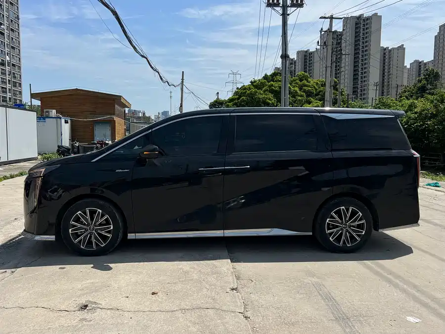 GAC Trumpchi M8