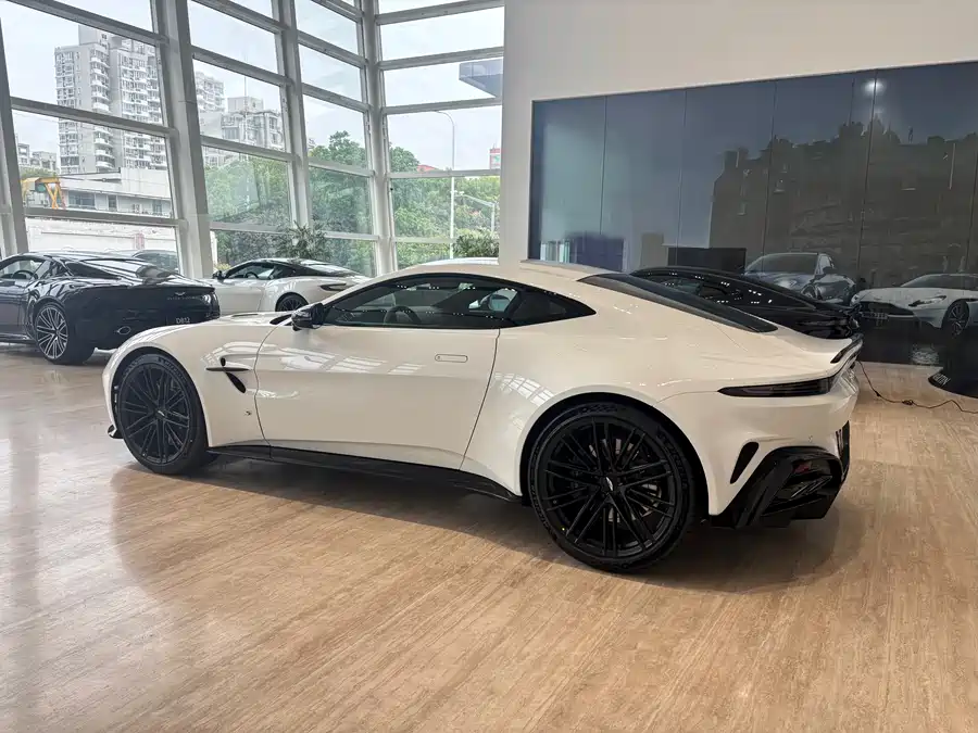 Aston Martin V8 Vantage