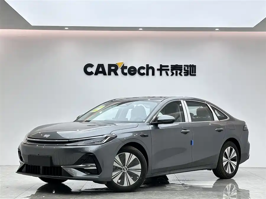 Geely Galaxy A7 EM