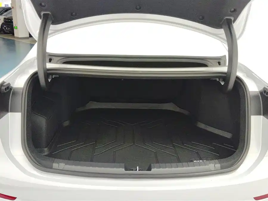 Geely Galaxy A7 EM
