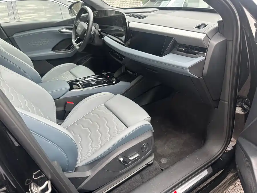 Audi Q6L e-tron