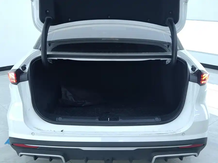 Geely Galaxy L6