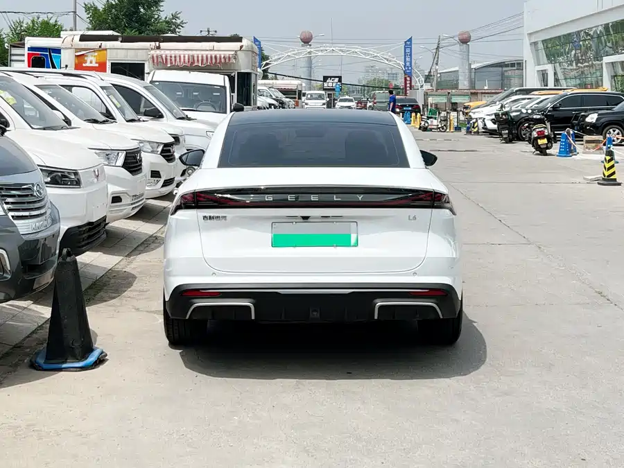 Geely Galaxy L6