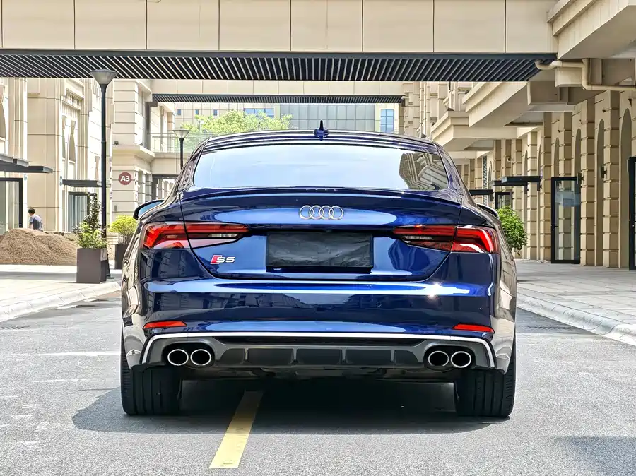 Audi S5