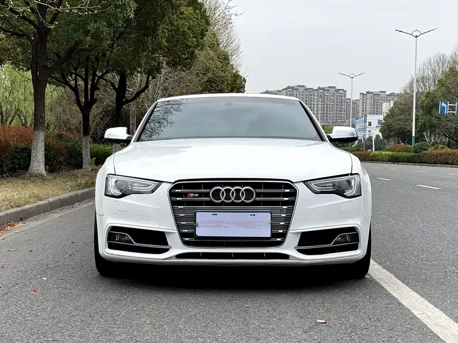 Audi S5