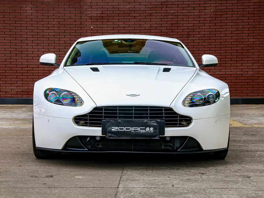 Aston Martin V8 Vantage