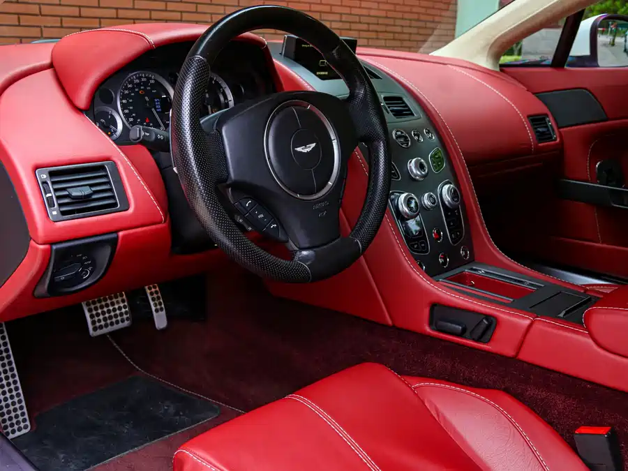 Aston Martin V8 Vantage
