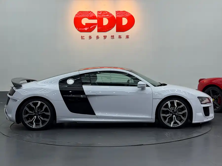 Audi R8