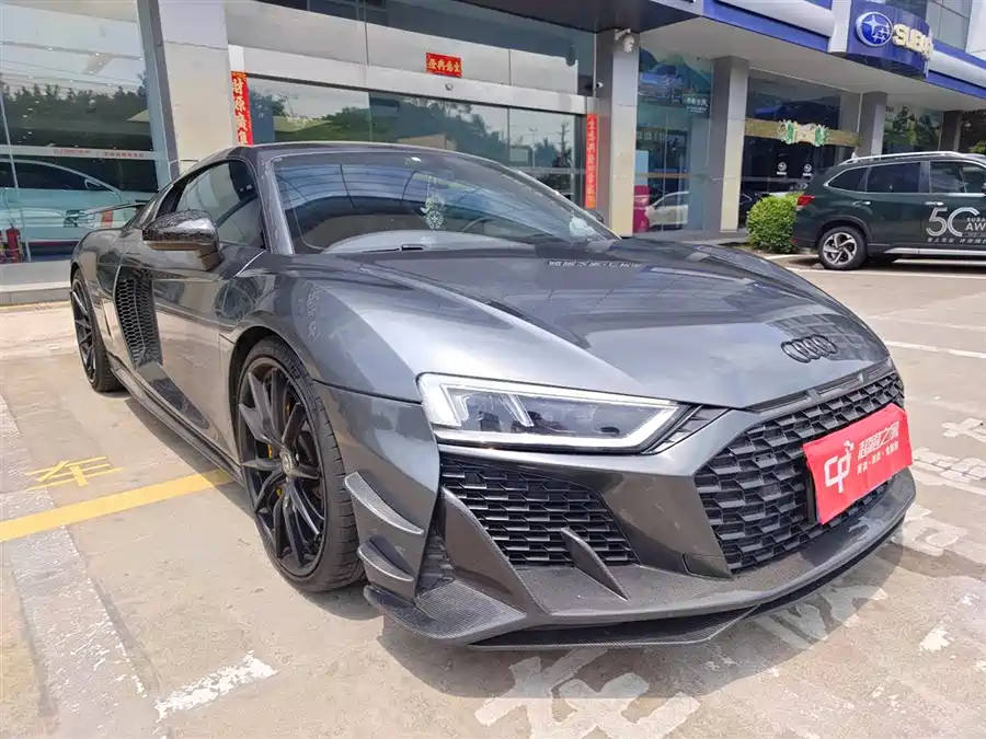Audi R8